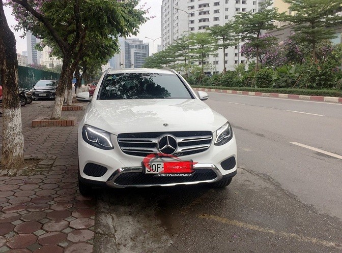 Mercedes chạy lướt cũng rất giữ giá vì xe được đánh giá cao về chất lượng Mercedes chạy lướt cũng rất giữ giá vì xe được đánh giá cao về chất lượng