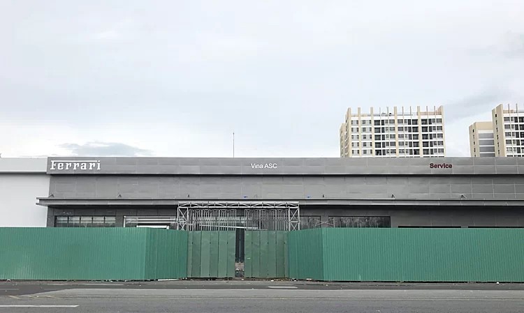 Showroom Ferrari chính hãng đang được xây dựng tại quận 7, TP HCM. Ảnh: Dương Nhật Quang Showroom Ferrari chính hãng đang được xây dựng tại quận 7, TP HCM. Ảnh: Dương Nhật Quang
