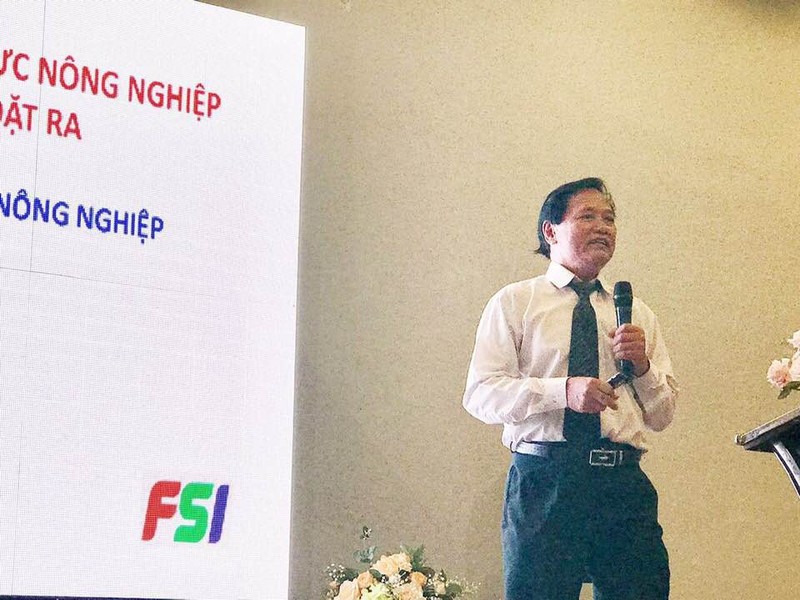 TS Nguyễn Tuấn Hoa thuyết trình tại hội thảo. Ảnh FB nhân vật