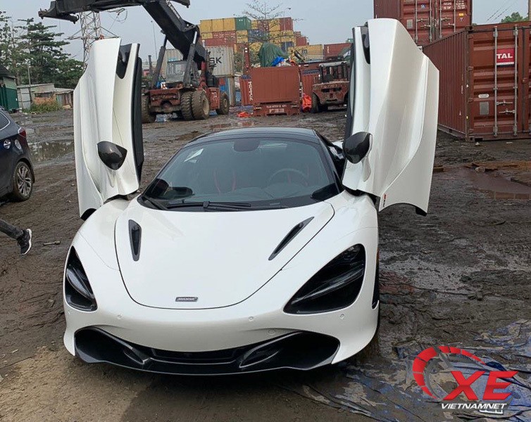 Siêu xe McLaren 720S thứ 7 về Việt Nam là phiên bản mui trần đầu tiên, trước đó là 6 bản mui cứng