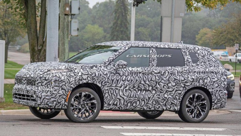 Mitsubishi Outlander 2021 bị bắt gặp đang chạy thử trong lớp ngụy trang Mitsubishi Outlander 2021 bị bắt gặp đang chạy thử trong lớp ngụy trang