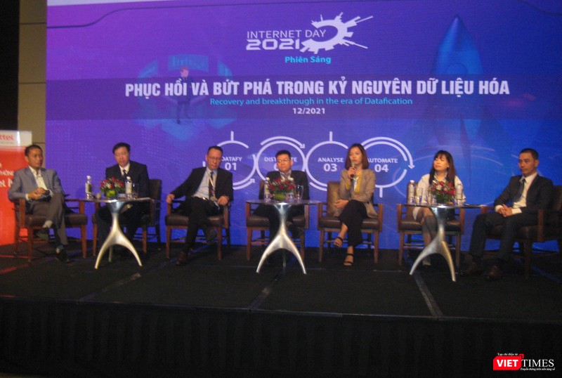 Các diễn giả trong phần giao lưu tại hội thảo Các diễn giả trong phần giao lưu tại hội thảo