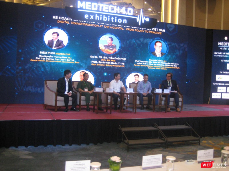 Các diễn giả trong phần giao lưu của hội thảo