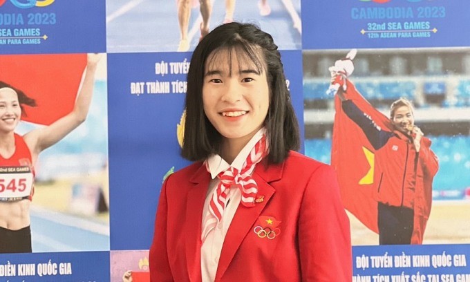 Bùi Thị Ngân tại lễ mừng công và khen thưởng đội tuyển điền kinh Việt Nam tham dự SEA Games 32, ngày 17/5. Ảnh: Nhân vật cung cấp