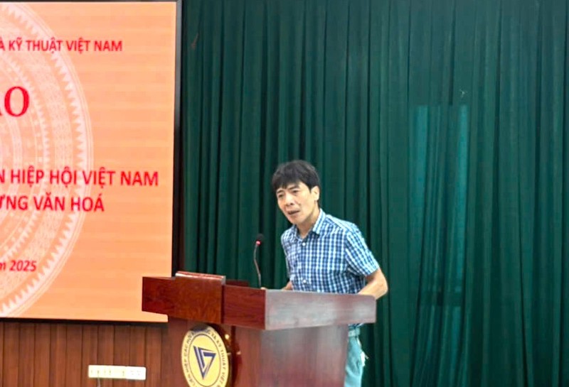 TS Đặng Vũ Cảnh Linh, Viện Đào tạo, Bồi dưỡng cán bộ và Nghiên cứu khoa học – Mặt trận Tổ quốc Việt Nam phát biểu tại Hội thảo. Ảnh: Bảo Trâm. Vanhoa2.jpg