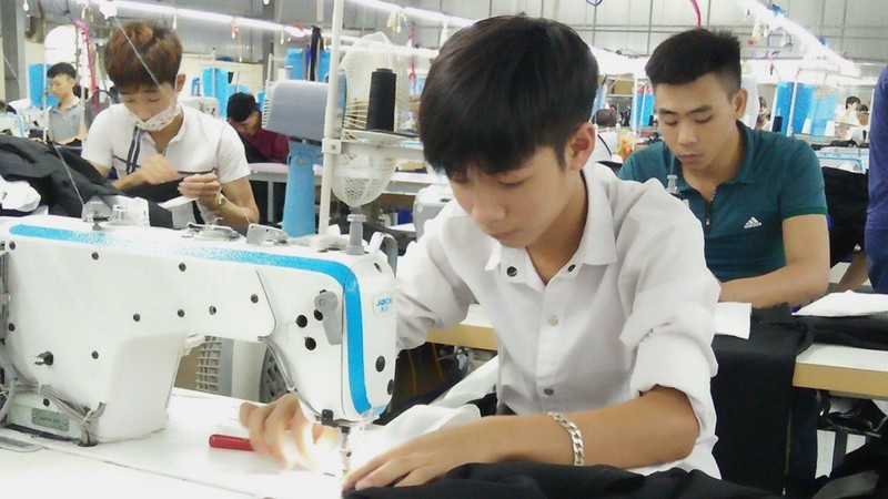 Ngành dệt may Việt Nam tiếp tục theo dõi sát sao mức thuế đối ứng chi tiết, cụ thể từ chính quyền Mỹ đưa ra. Ảnh: Bảo Trâm. detmay.jpg