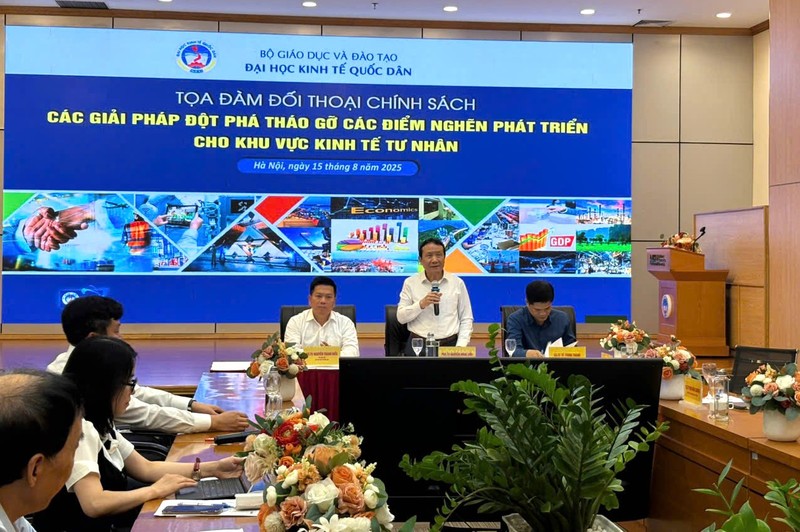 Quang cảnh Tọa đàm đối thoại chính sách “Các giải pháp đột phá tháo gỡ các điểm nghẽn phát triển cho khu vực kinh tế tư nhân”. Ảnh: Bảo Trâm Toadam1.jpg