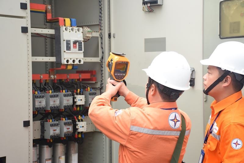 EVN kiến nghị Bộ trưởng Bộ Công Thương báo cáo Thủ tướng cho phép tính toán khoản lỗ lũy kế là một khoản chi phí được phép tính vào giá bán lẻ điện bình quân. dienluc.jpeg