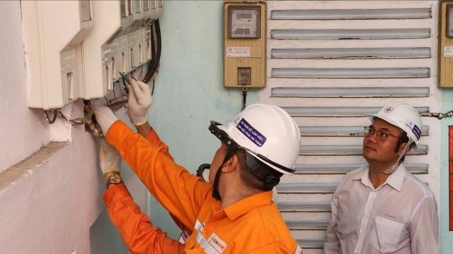 Theo EVN, qua rà soát ban đầu các thông tin liên quan đến phản ánh hóa đơn tiền điện tháng 8 tăng cao, chưa phát hiện sai sót. Ảnh minh họa: VGP. Dienluc1.jpg
