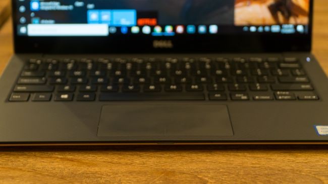 Laptop Dell XPS 13: Có xứng với mức giá khởi điểm 800 USD? ảnh 4 Laptop Dell XPS 13: Có xứng với mức giá khởi điểm 800 USD? ảnh 4
