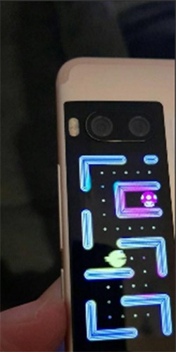 Có thể chơi Pac Man trên màn hình phụ của Meizu Pro 7 ảnh 1 Có thể chơi Pac Man trên màn hình phụ của Meizu Pro 7 ảnh 1