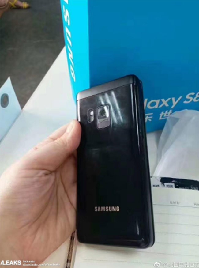 Samsung sản xuất điện thoại nắp gập giống Galaxy S8 ảnh 1