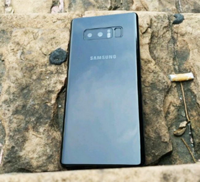 Ảnh thật Galaxy Note 8 (nguồn: Techtastic)