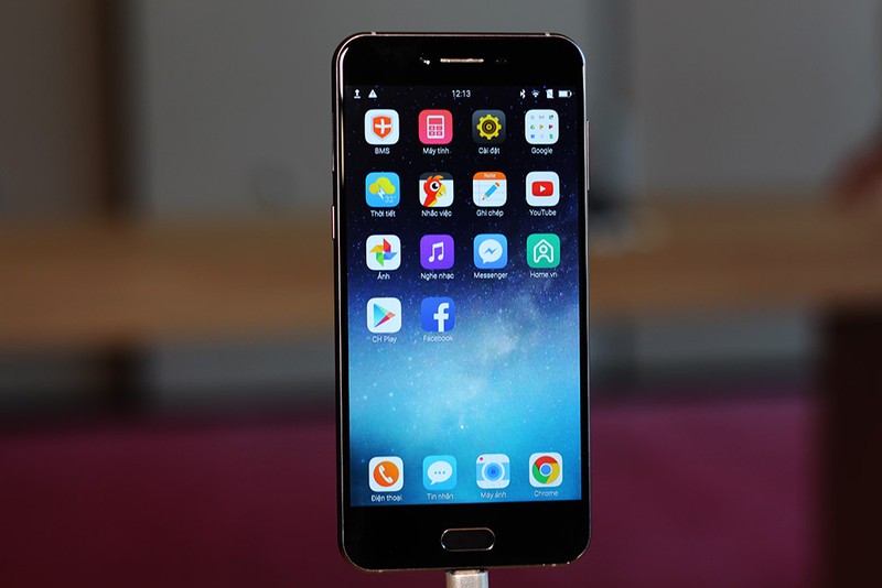 Ông Nguyễn Tử Quảng đã khóc khi chia sẻ với báo giới về Bphone ảnh 2 Ông Nguyễn Tử Quảng đã khóc khi chia sẻ với báo giới về Bphone ảnh 2