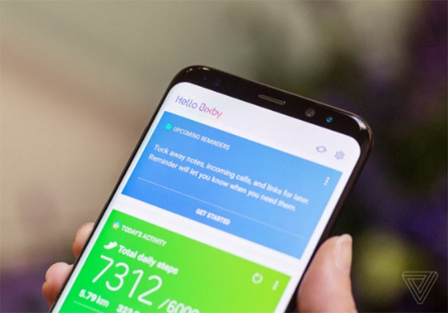 Trợ lý ảo Bixby trên điện thoại Samsung (ảnh: The Verge)