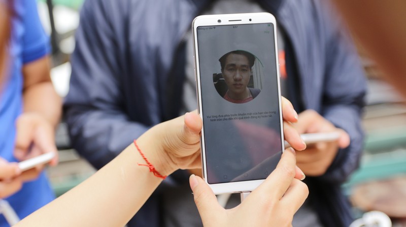 Trải nghiệm chụp ảnh, “chiến” game Liên Quân Mobile với Oppo F5 ảnh 6