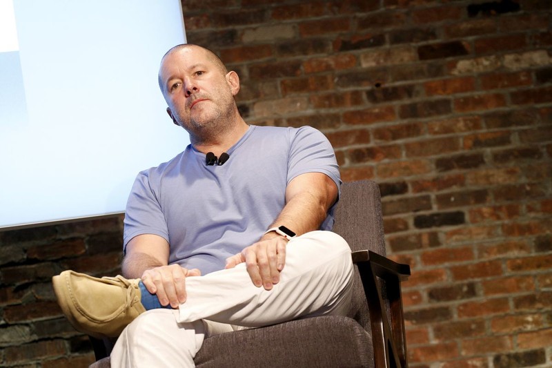 "phù thủy" Jony Ive (ảnh: The Verge)