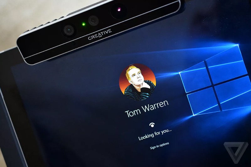 Windows Hello có thể bị đánh lừa bởi một tấm ảnh in (The Verge)