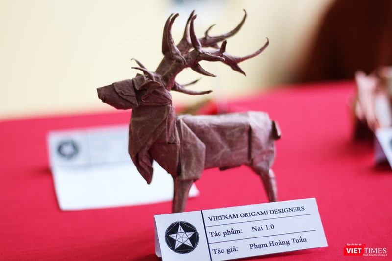 Chiêm ngưỡng các tác phẩm gấp giấy qua đôi bàn tay tài hoa của nghệ nhân Việt Nam ảnh 15