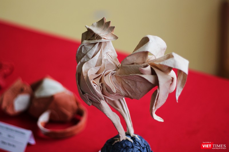 Chiêm ngưỡng các tác phẩm gấp giấy qua đôi bàn tay tài hoa của nghệ nhân Việt Nam ảnh 7