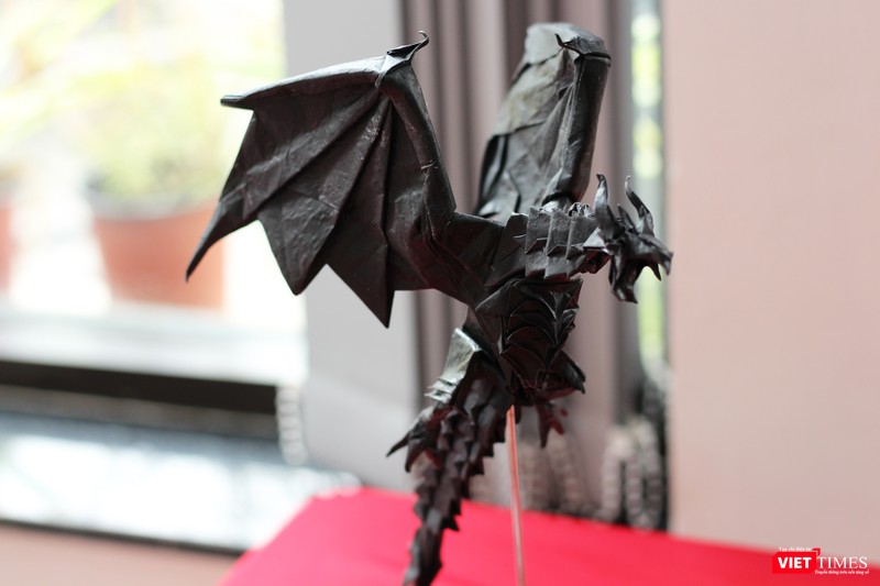 Chiêm ngưỡng các tác phẩm gấp giấy qua đôi bàn tay tài hoa của nghệ nhân Việt Nam ảnh 9