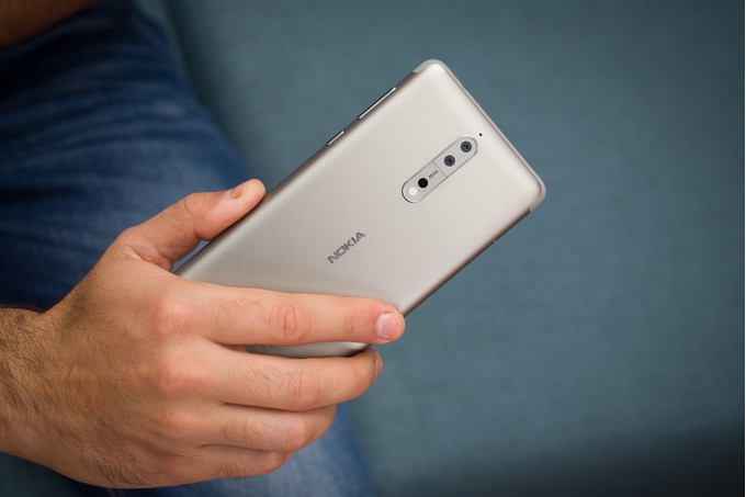 Nokia 8 (ảnh Phone Arena)