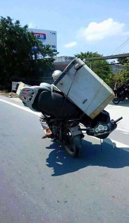 Cười đau bụng với "Người vận chuyển" phiên bản Việt Nam ảnh 25