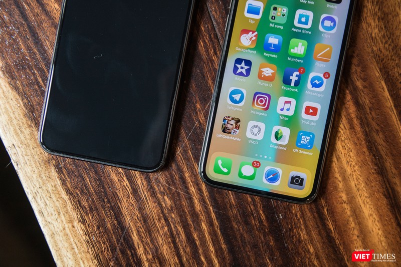 Theo nhà phân tích Ming-Chi Kuo thì iPhone X Plus sẽ có RAM 4GB, nâng cấp nhẹ so với mức 3GB của iPhone X. Tuy nhiên, với tối ưu tốt từ hệ điều hành iOS và các ứng dụng, mức RAM này sẽ cho hiệu suất hoạt động tốt hơn nhiều so với các mẫu điện thoại Android RAM 6GB. Theo nhà phân tích Ming-Chi Kuo thì iPhone X Plus sẽ có RAM 4GB, nâng cấp nhẹ so với mức 3GB của iPhone X. Tuy nhiên, với tối ưu tốt từ hệ điều hành iOS và các ứng dụng, mức RAM này sẽ cho hiệu suất hoạt động tốt hơn nhiều so với các mẫu điện thoại Android RAM 6GB.