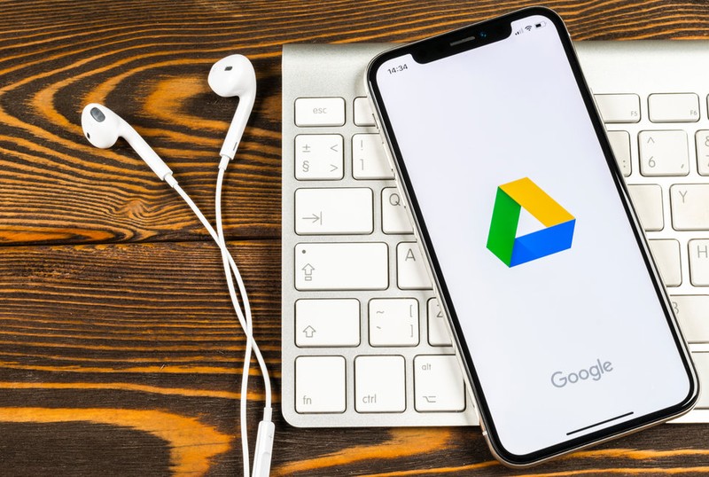 Bạn có thể tìm đến các dịch vụ đám mây như Google Drive, Dropbox để lưu trữ các file (ảnh: Business Insider)