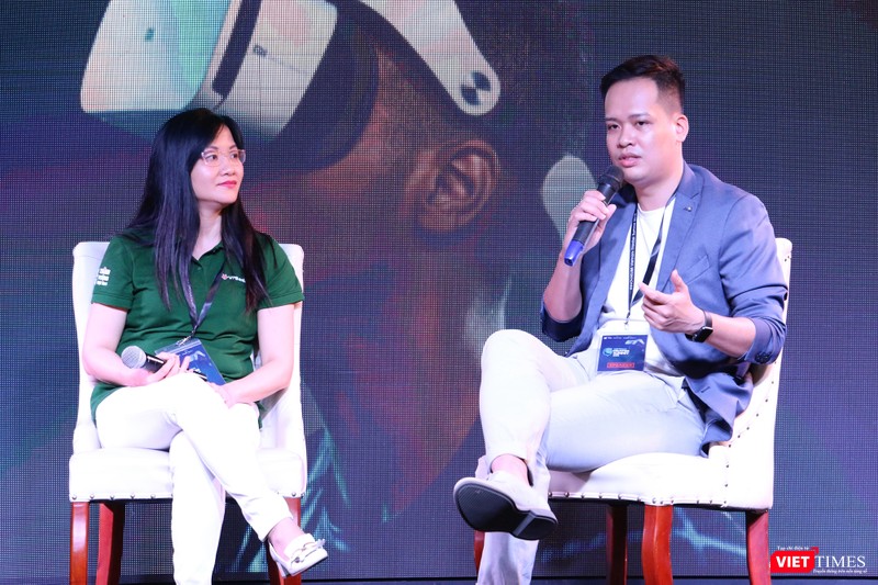 ông Trần Hoài Nam và bà Lương Thị Hồng Hạnh tại sự kiện Vietnam Frontier Summit 2018 ông Trần Hoài Nam và bà Lương Thị Hồng Hạnh tại sự kiện Vietnam Frontier Summit 2018