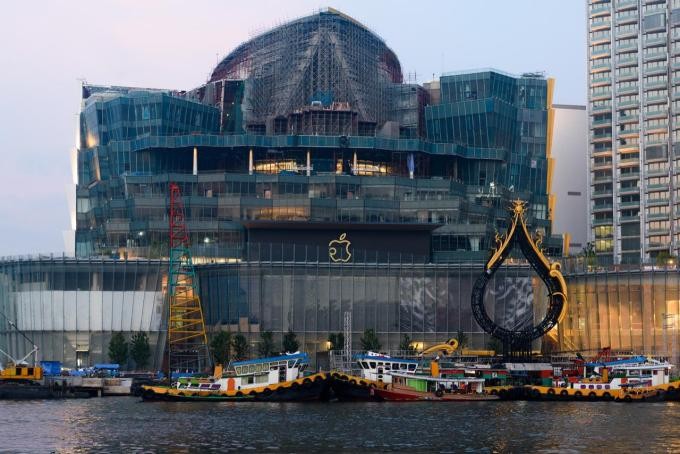 Trung tâm mua sắm Iconsiam - nơi đặt Apple Store đầu tiên ở Thái Lan vẫn đang được xây dựng nhưng dự kiến sẽ mở cửa vào tháng tới Trung tâm mua sắm Iconsiam - nơi đặt Apple Store đầu tiên ở Thái Lan vẫn đang được xây dựng nhưng dự kiến sẽ mở cửa vào tháng tới