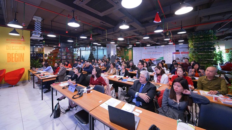 Các đại biểu tham dự một hội thảo về xu hướng phát triển doanh nghiệp do MSD và SCI phối hợp tổ chức Các đại biểu tham dự một hội thảo về xu hướng phát triển doanh nghiệp do MSD và SCI phối hợp tổ chức