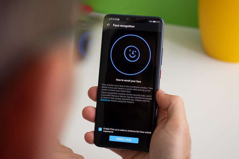 (ảnh: Phone Arena) (ảnh: Phone Arena)