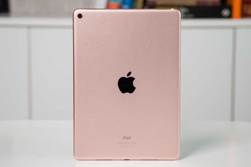 iPad 9,7 inch 2017 (ảnh: Phone Arena)