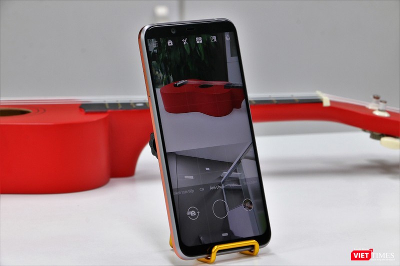 Chế độ Bothie trên Nokia 8.1 cho phép chụp và quay đồng thời cả camera trước và camera sau Chế độ Bothie trên Nokia 8.1 cho phép chụp và quay đồng thời cả camera trước và camera sau