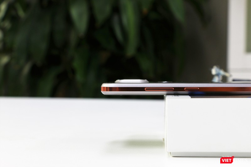 Camera sau của Nokia 8.1 nhô lên khá cao Camera sau của Nokia 8.1 nhô lên khá cao