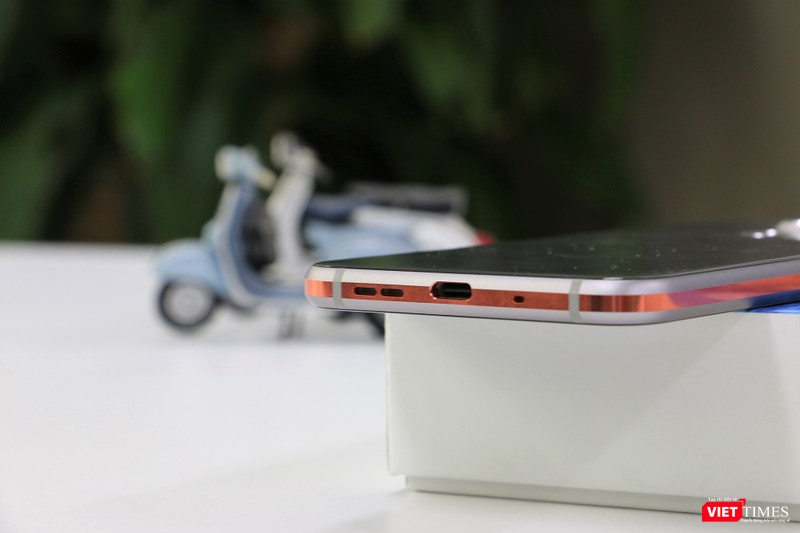 Loa của Nokia 8.1 cho âm thanh rất to và rõ Loa của Nokia 8.1 cho âm thanh rất to và rõ