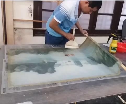 Quá trình tu sửa tranh lụa "Vịnh Hạ Long" Quá trình tu sửa tranh lụa "Vịnh Hạ Long"