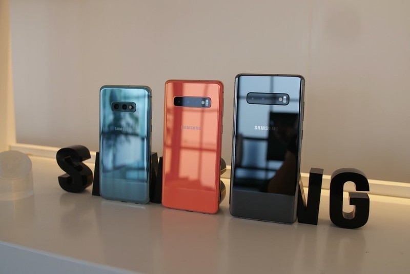 Bộ 3 smartphone dòng S10 của Samsung (ảnh: Phone Arena) Bộ 3 smartphone dòng S10 của Samsung (ảnh: Phone Arena)