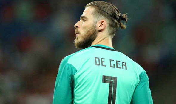 Thủ thành David De Gea chưa muốn ký tiếp hợp đồng với MU (ảnh: Daily Express)