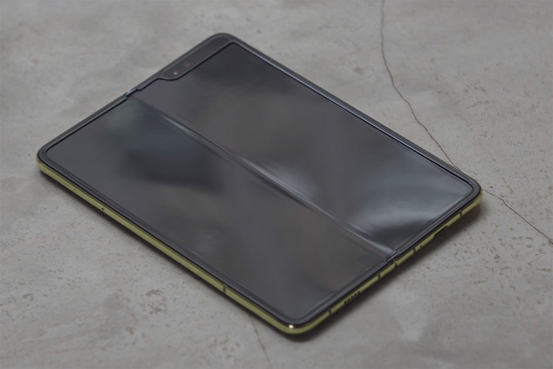 (ảnh: Phone Arena) (ảnh: Phone Arena)