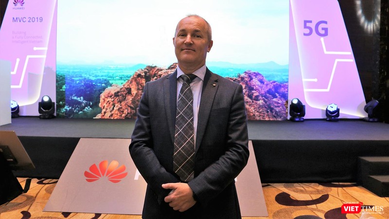 Giám đốc Marketing sản phẩm Viễn thông của Huawei tại Châu Âu, Ông Ray Williamson