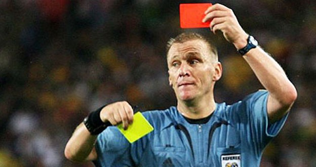 VietTimes cáo lỗi với bạn đọc về bài viết đề cập đến trọng tài Graham Poll