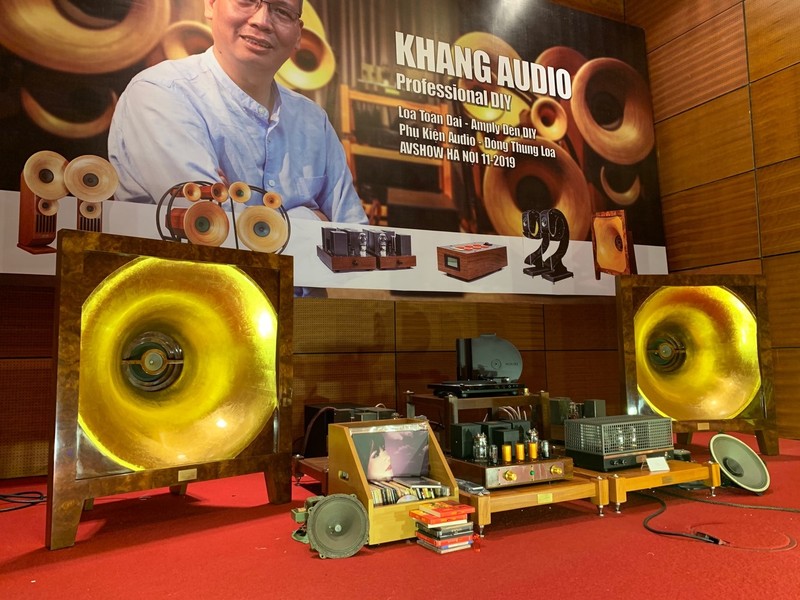 Hệ thống loa kèn tre dát vàng được trình diễn tại AV Show 2019 Hà Nội