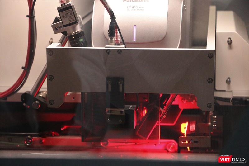 Máy đánh dấu laser trong in bảng mạch