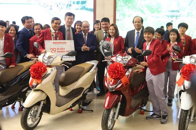 (ảnh ĐSPL) (ảnh ĐSPL)