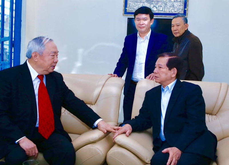 ông Vũ Mão cùng với nguyên Chủ tịch nước Nguyễn Minh Triết ông Vũ Mão cùng với nguyên Chủ tịch nước Nguyễn Minh Triết