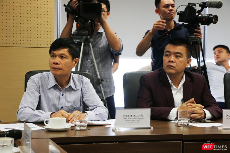 ông Bùi Như Uyên - Chánh văn phòng VDCA (bên trái) và ông Nguyễn Lâm Thanh - Phó Chủ tịch VDCA ông Bùi Như Uyên - Chánh văn phòng VDCA (bên trái) và ông Nguyễn Lâm Thanh - Phó Chủ tịch VDCA