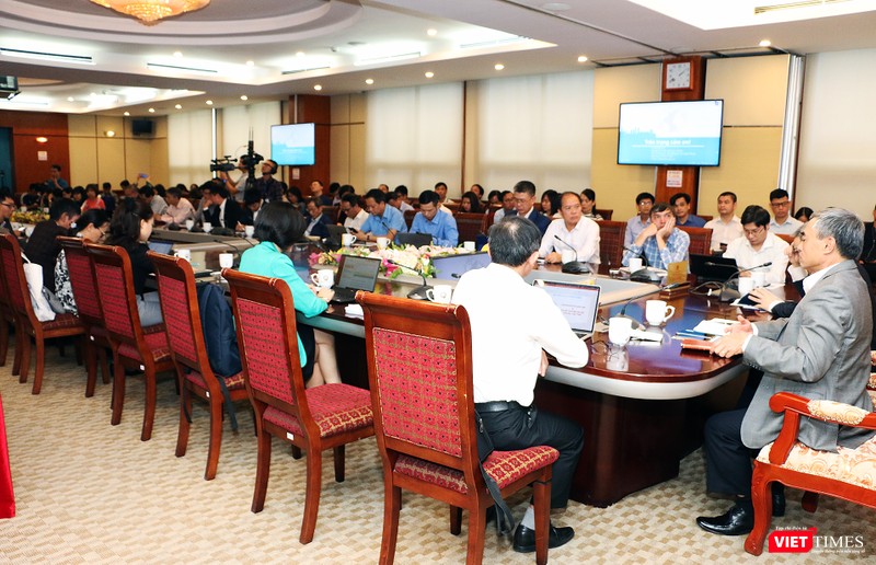 Hội thảo thu hút đông đảo các chuyên gia trong lĩnh vực hành chính công và chuyển đổi số tham dự Hội thảo thu hút đông đảo các chuyên gia trong lĩnh vực hành chính công và chuyển đổi số tham dự