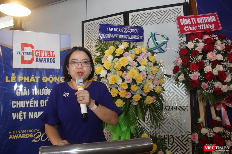 Bà Võ Thị Trung Trinh - Phó Giám đốc Sở Thông tin Truyền thông cam kết TP.HCM sẽ đồng hành cùng Hội Truyền thông số Việt Nam trong Giải thưởng Chuyển đổi số